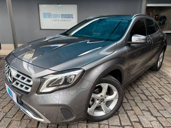 MERCEDES-BENZ GLA 200 1.6 CGI FLEX ADVANCE 7G-DCT
